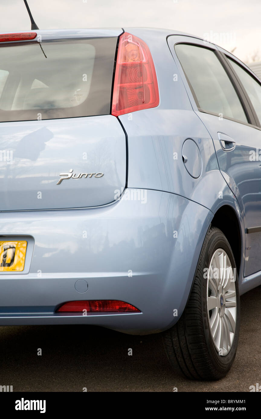 Vue rapprochée de l'arrière d'une Fiat Punto voiture. Banque D'Images