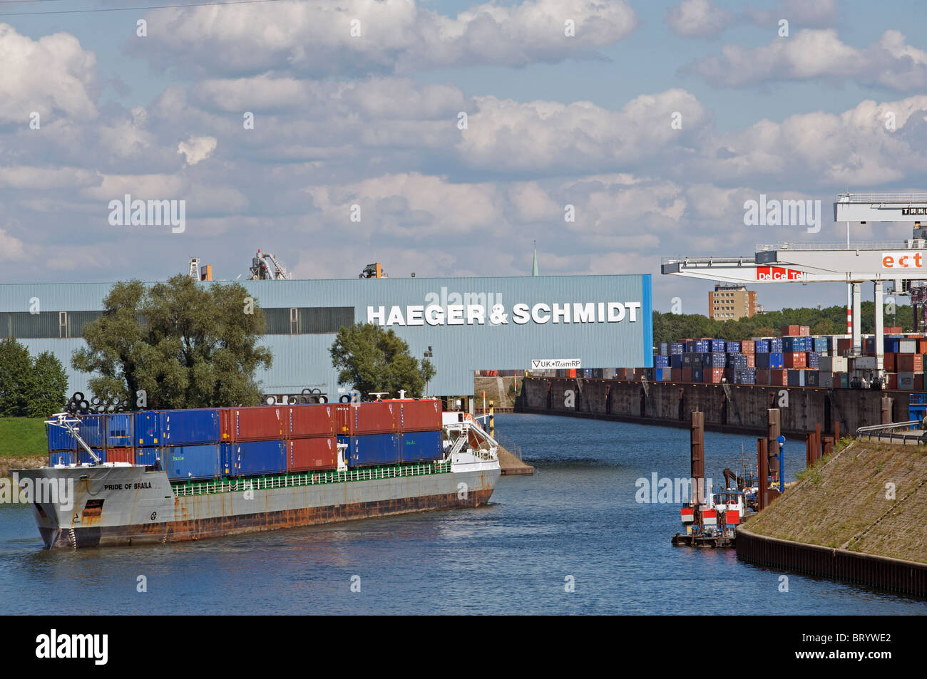 Port à conteneurs, Duisburg, Allemagne. Banque D'Images