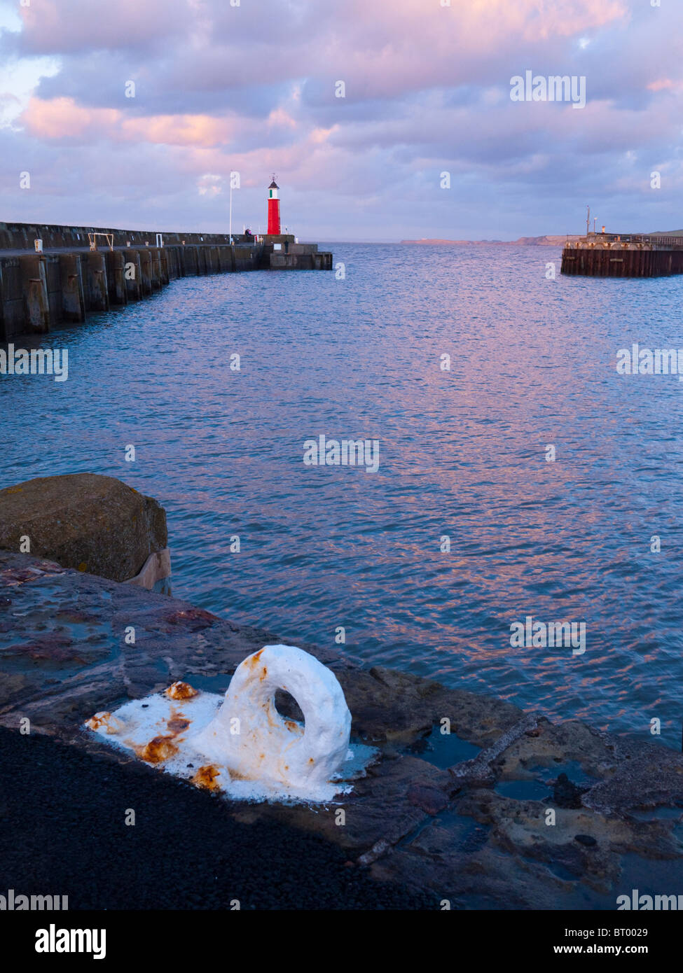 Watchet Harbour Marina Lighthouse, Somerset, Angleterre. Banque D'Images