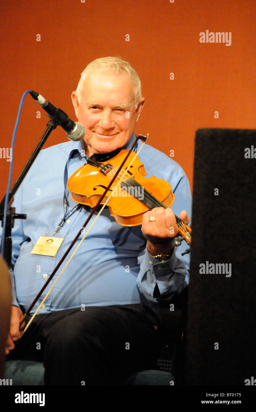 Musicien violoniste Shetland traditionnel Banque D'Images