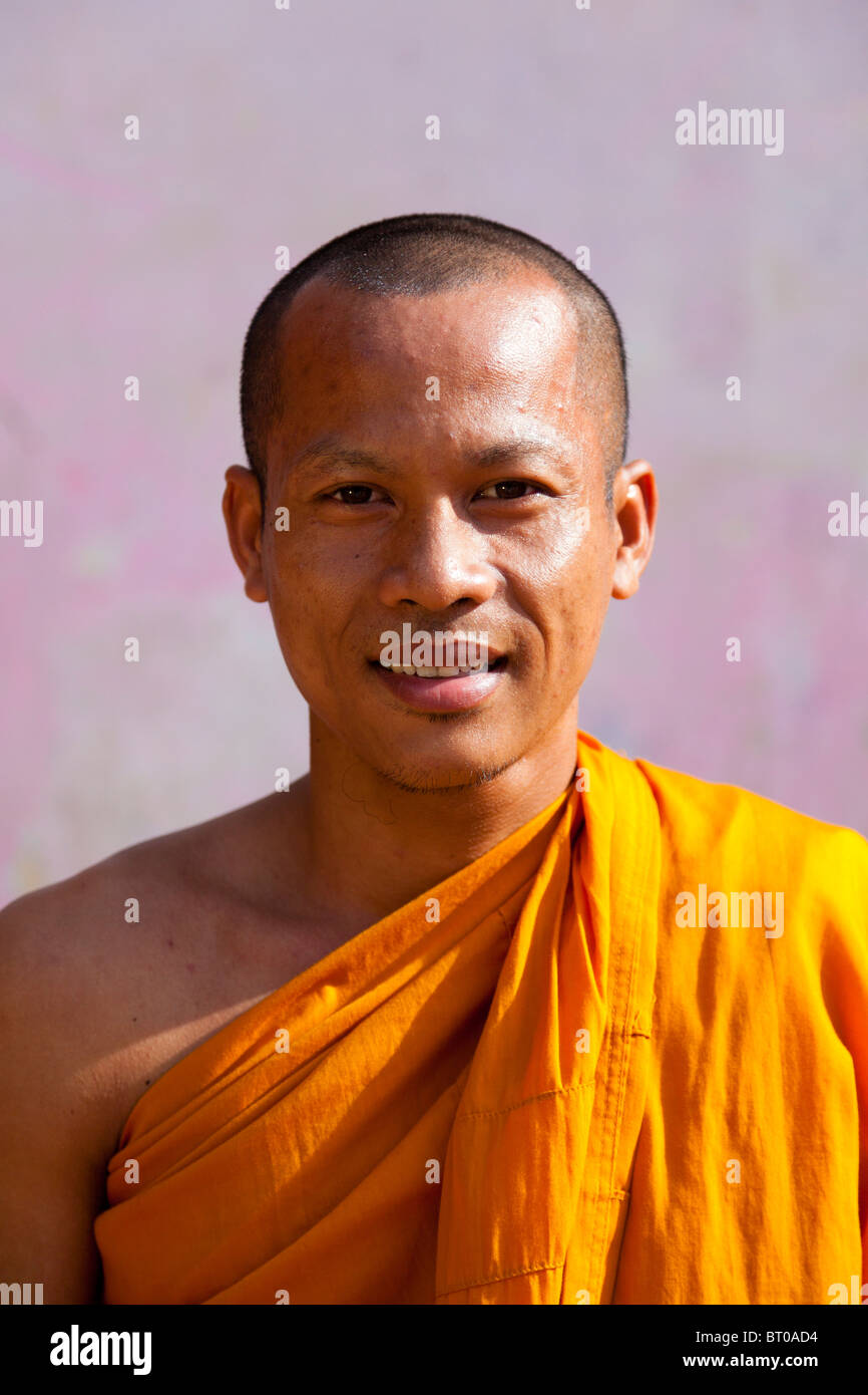 Portrait d'un moine bouddhiste Khmer - Phnom Penh, Cambodge Banque D'Images