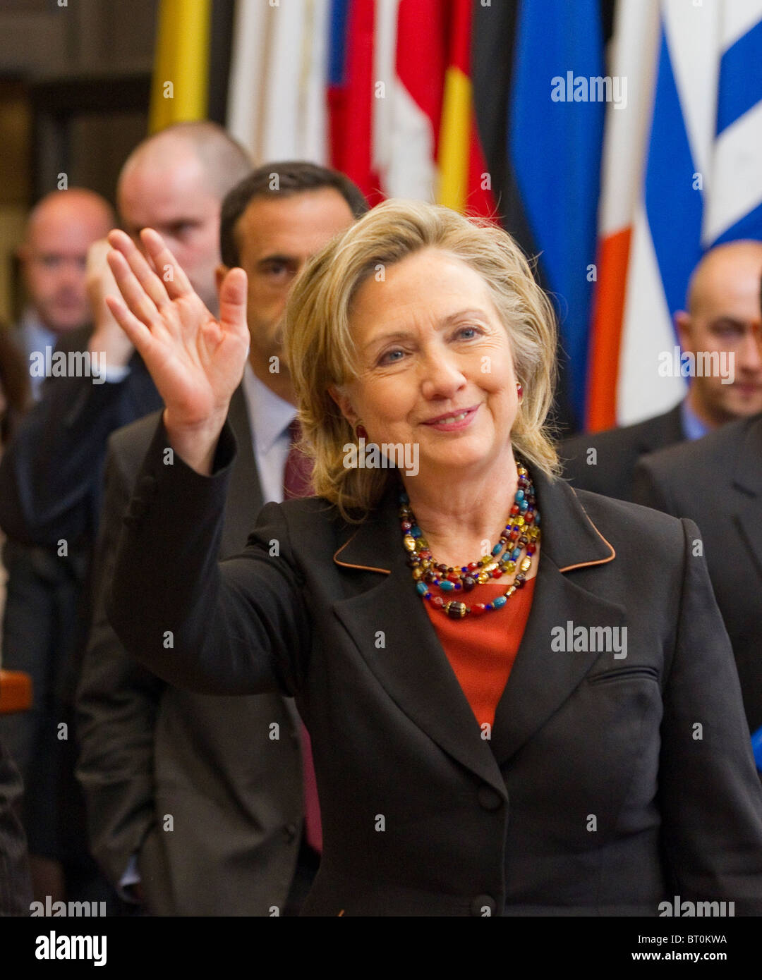 La secrétaire d'Etat américaine Hillary Clinton se rendant sur Herman Van Rompuy, Président du Conseil européen à Bruxelles le 14 octobre 2010 Banque D'Images