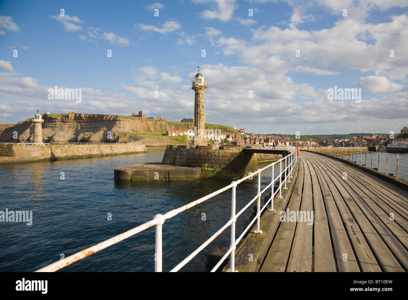 Whitby Pier North Yorkshire Banque D'Images