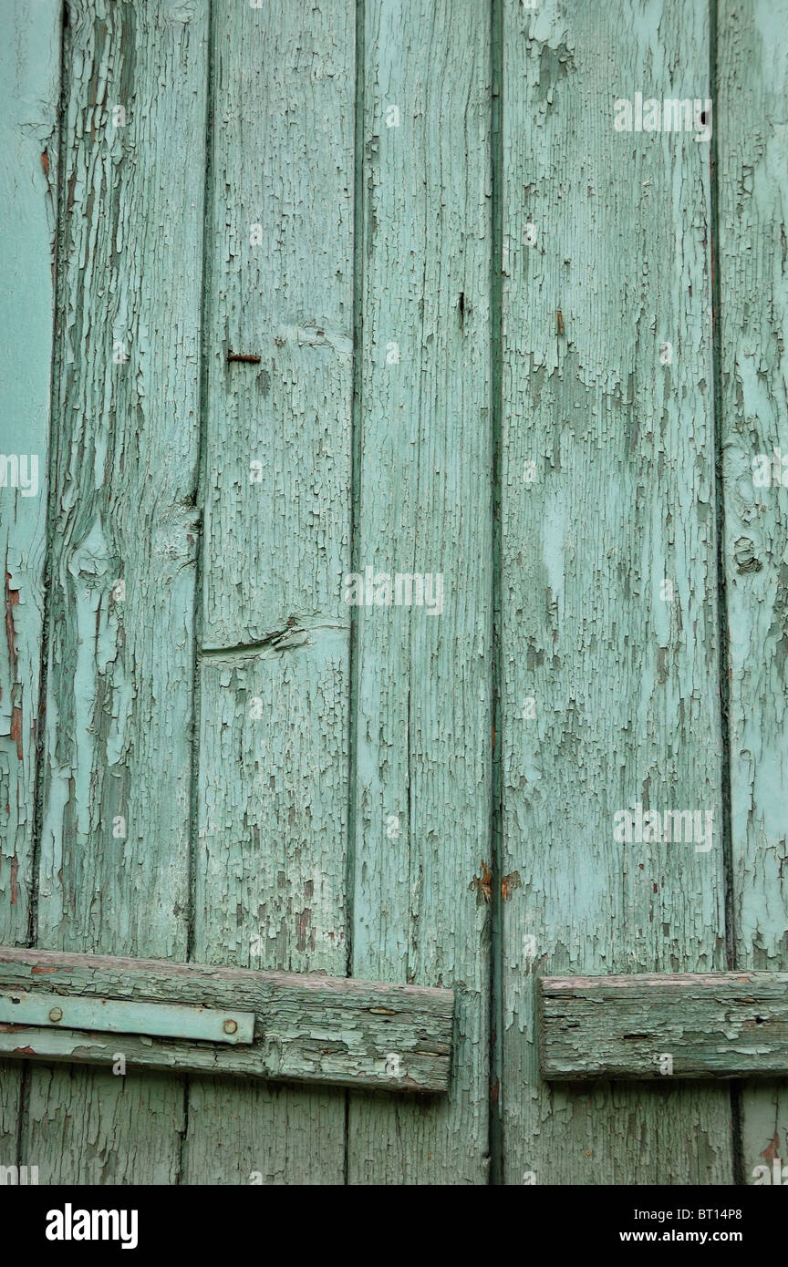 Volets avec peinture écaillée. Abstract background. Banque D'Images