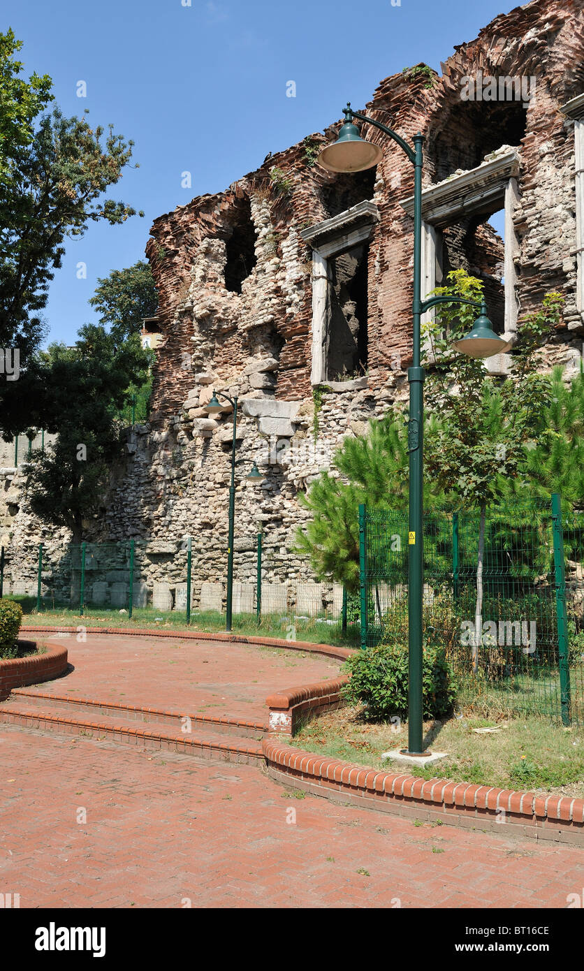 Les murs de la ville le long de la mer de Marmara, Istanbul, Turquie 100913 35744  Banque D'Images