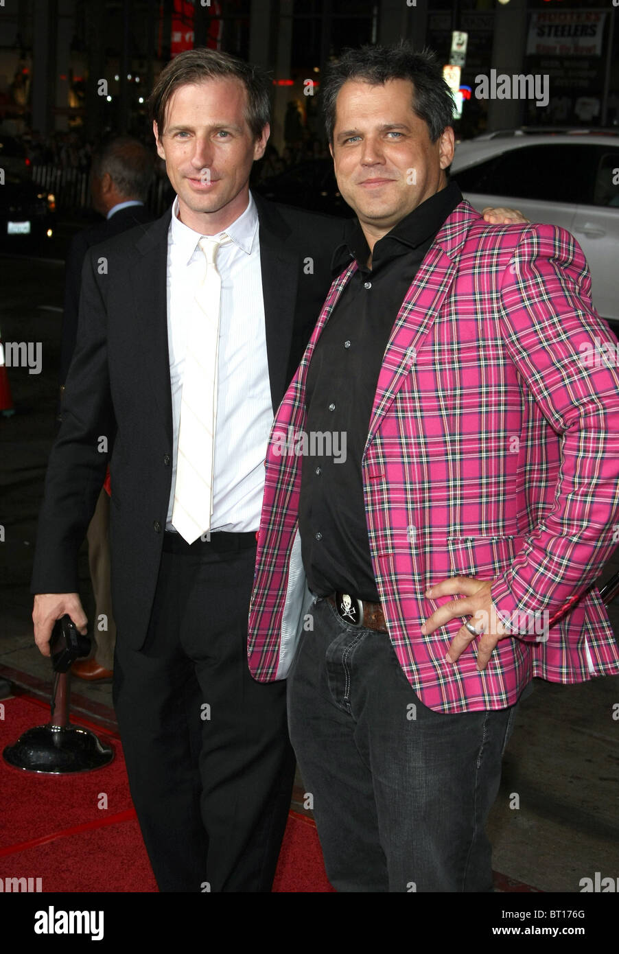 SPIKE JONZE JEFF TREMAINE JACKASS 3D PREMIERE HOLLYWOOD LOS ANGELES CALIFORNIA USA 13 Octobre 2010 Banque D'Images