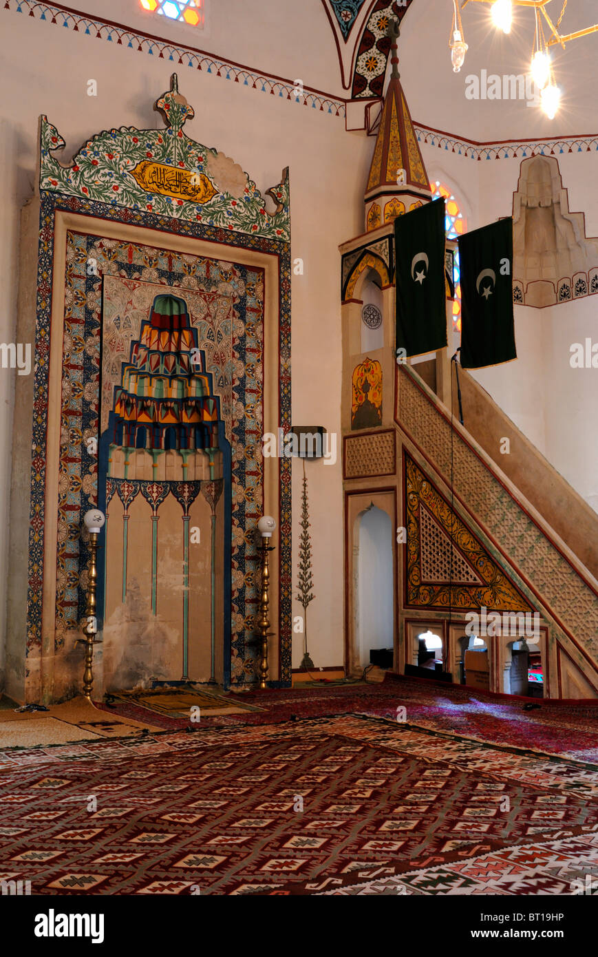 Une belle vue de l'intérieur de l'Koski-Mehmed Pacha Mosquée, construite en 1617. La coupole et le minaret de la mosquée a été gravement endommagé ... Banque D'Images