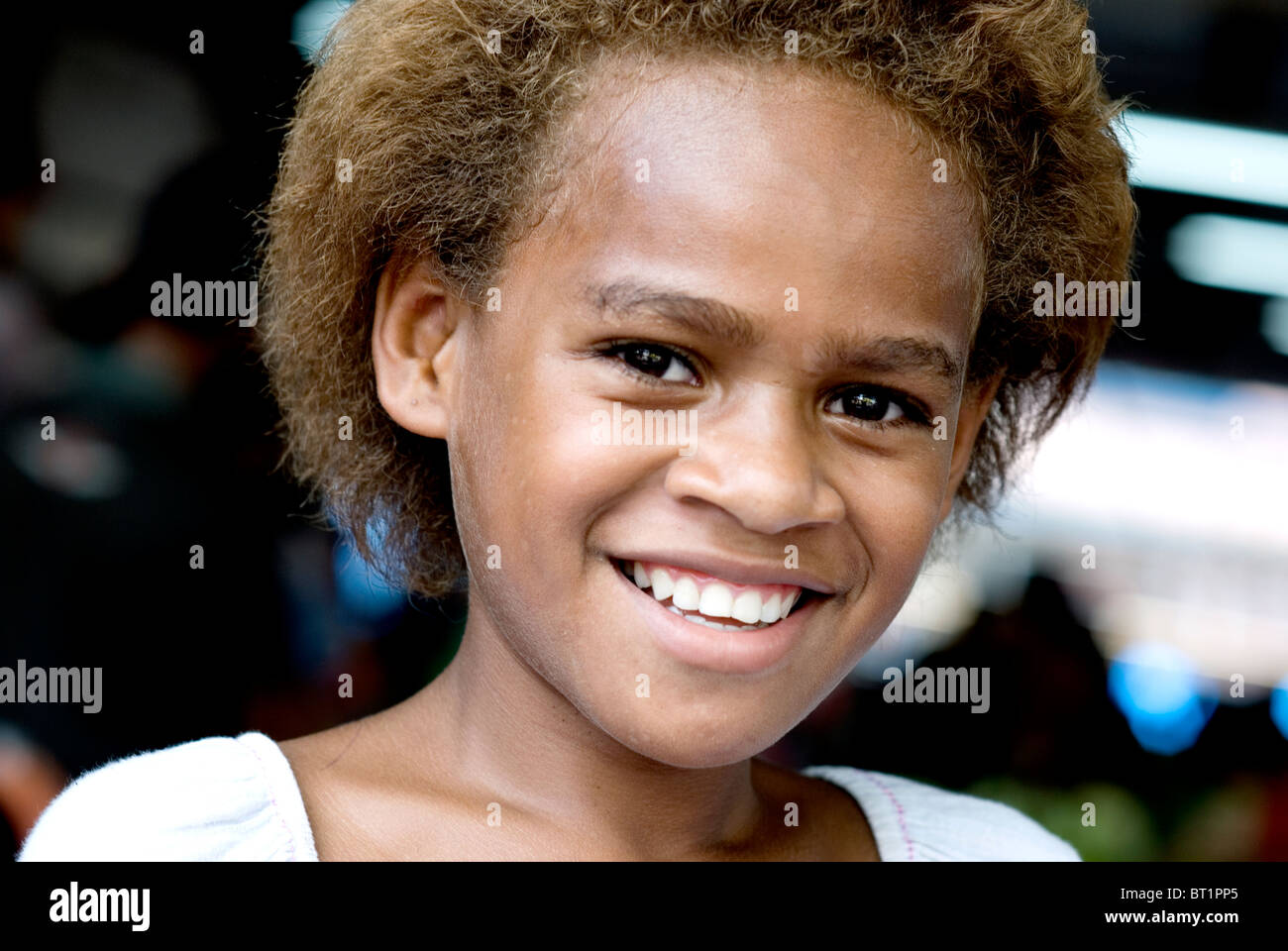 Les Fidji, Sigatoka, girl in market Banque D'Images