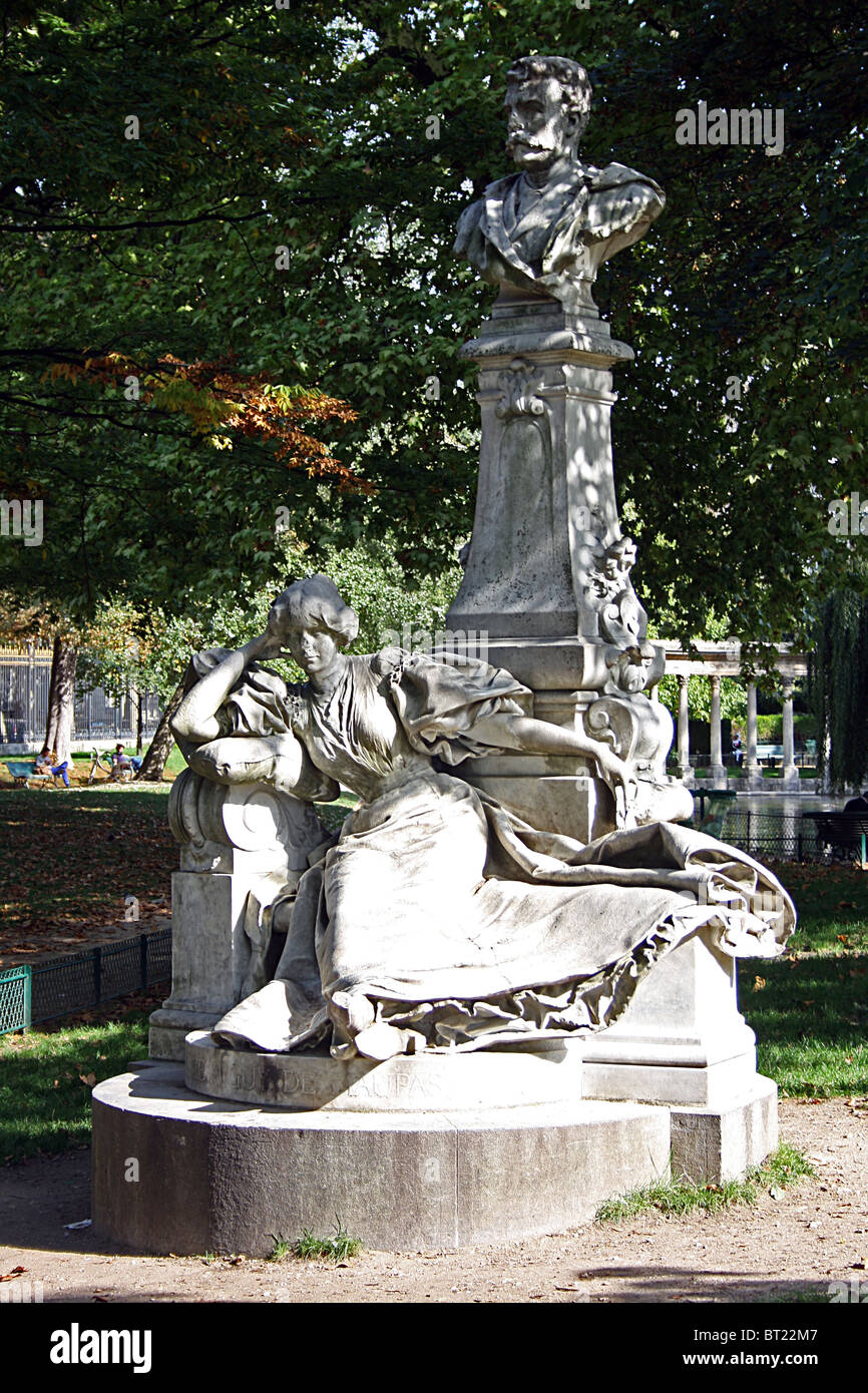 Statue de Guy de Maupassant, Parc Monceau, Paris Banque D'Images