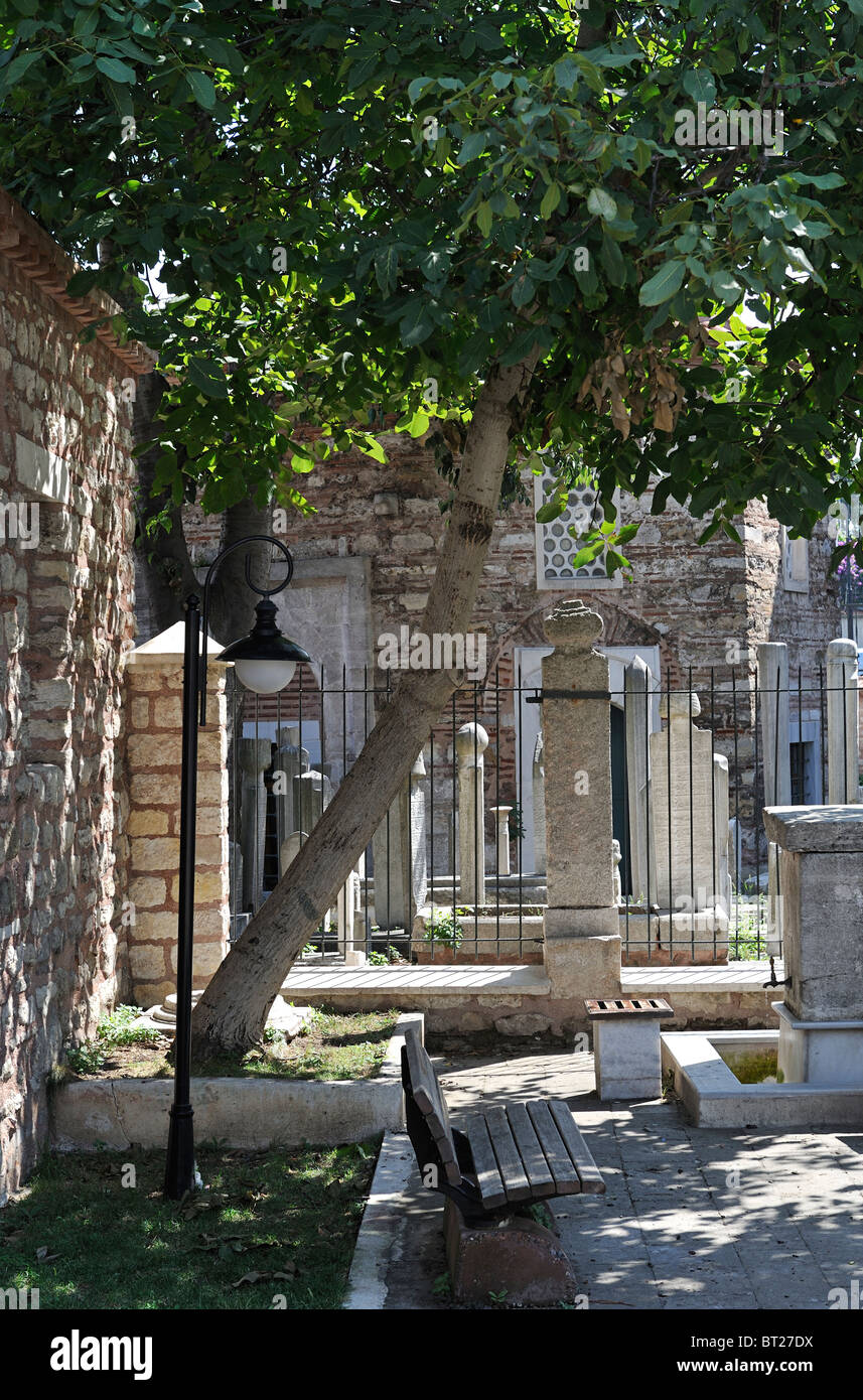 Cimetière du Küçük Ayasofya Camii (SS. Serge et Bacchus, l'Église c. 536), İstanbul, Turquie 100913 35738  Banque D'Images