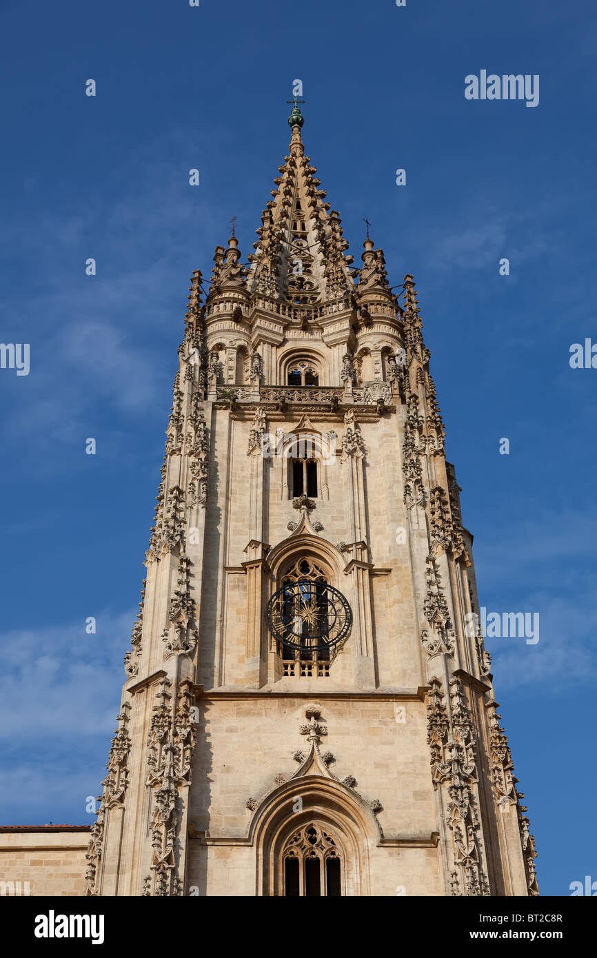 Clocher de la cathédrale d'Oviedo, Asturias, Espagne Banque D'Images