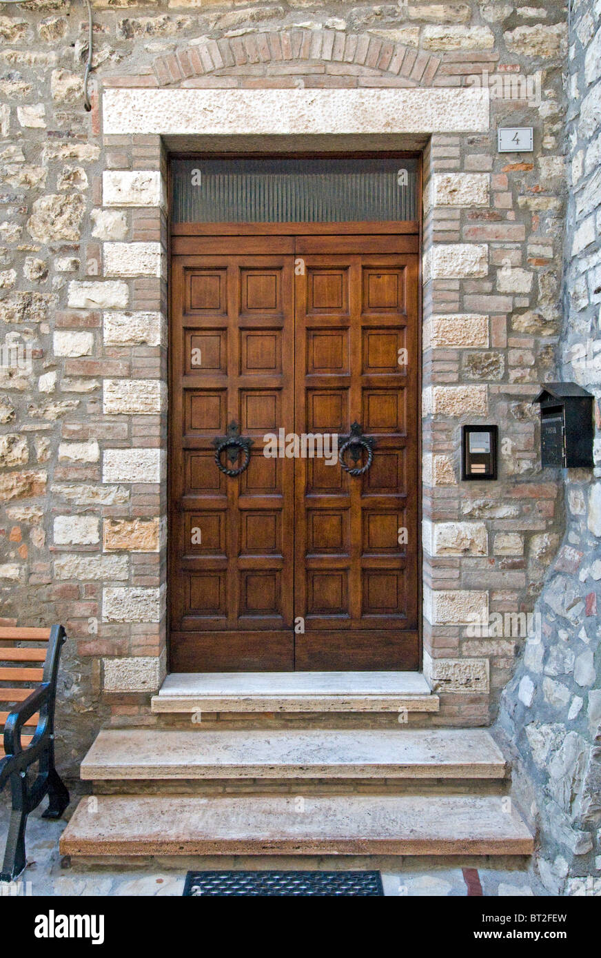 Fermer la porte en bois. Banque D'Images