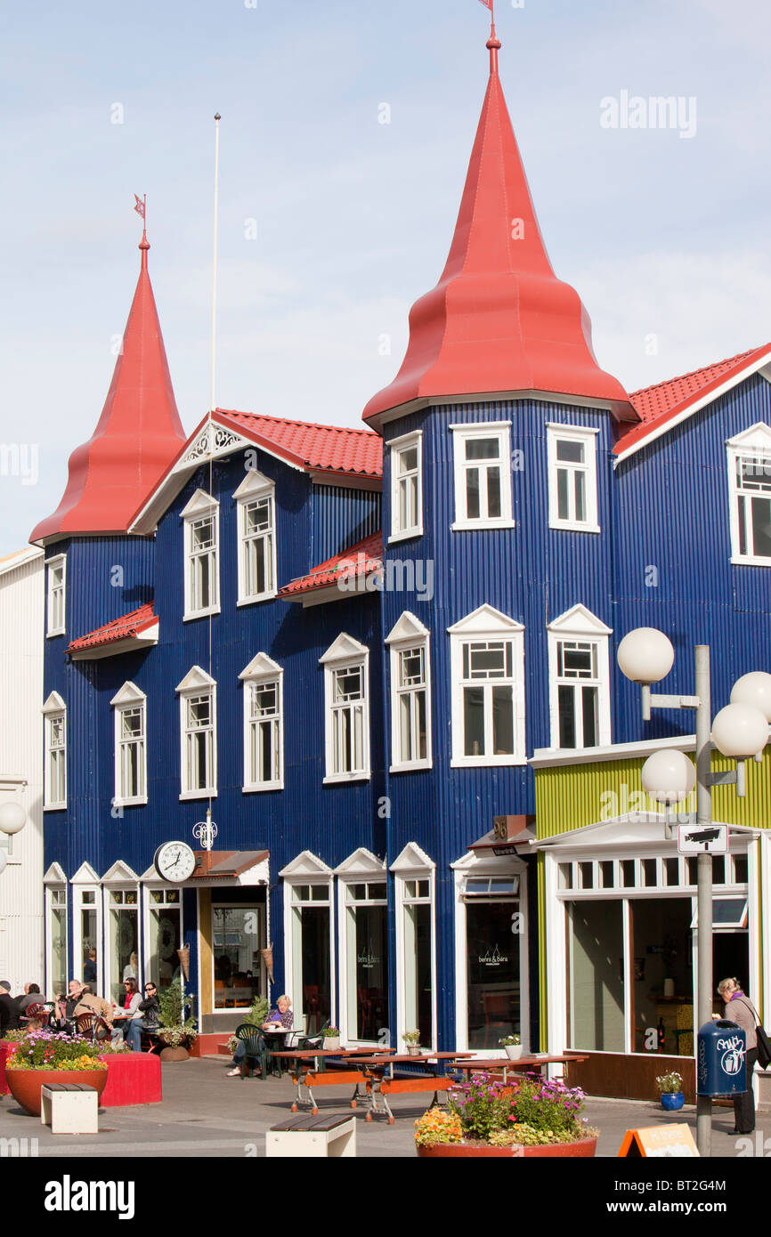 Un café à Akureyri, Islande du Nord. Banque D'Images