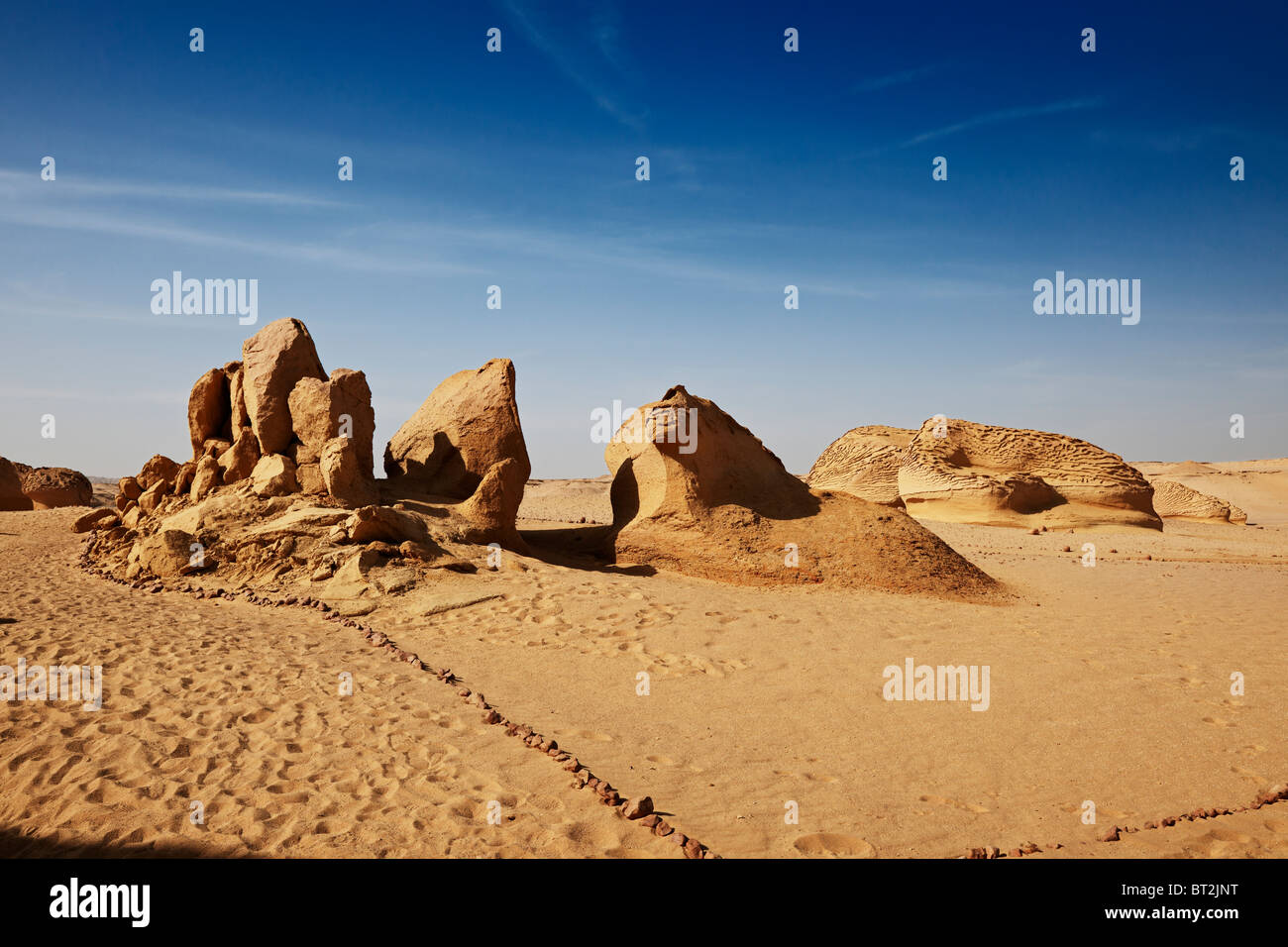 Paysage à Wadi Hitan, désert occidental, en Egypte, en Arabie, en Afrique Banque D'Images