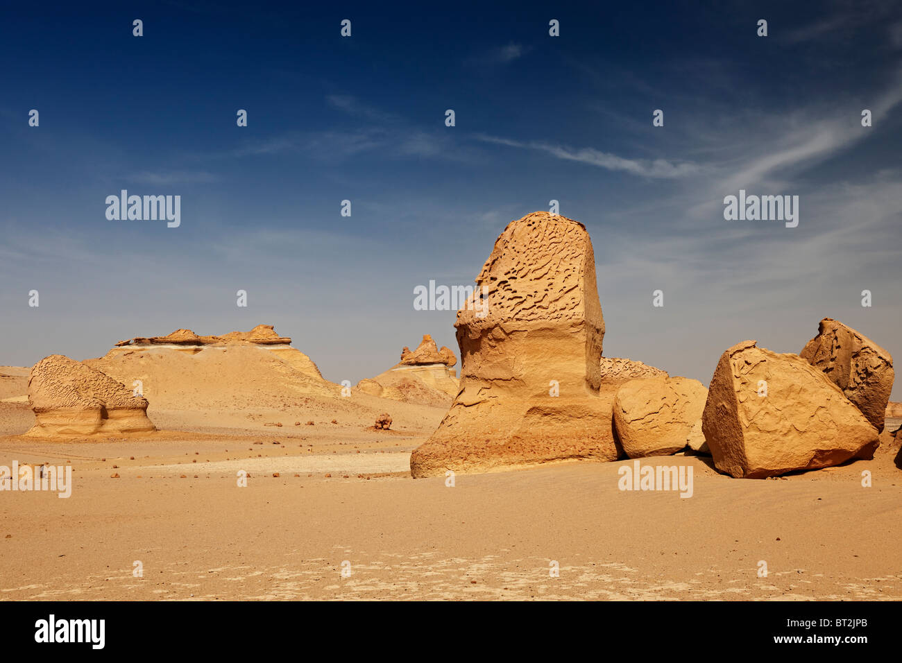 Paysage à Wadi Hitan, désert occidental, en Egypte, en Arabie, en Afrique Banque D'Images