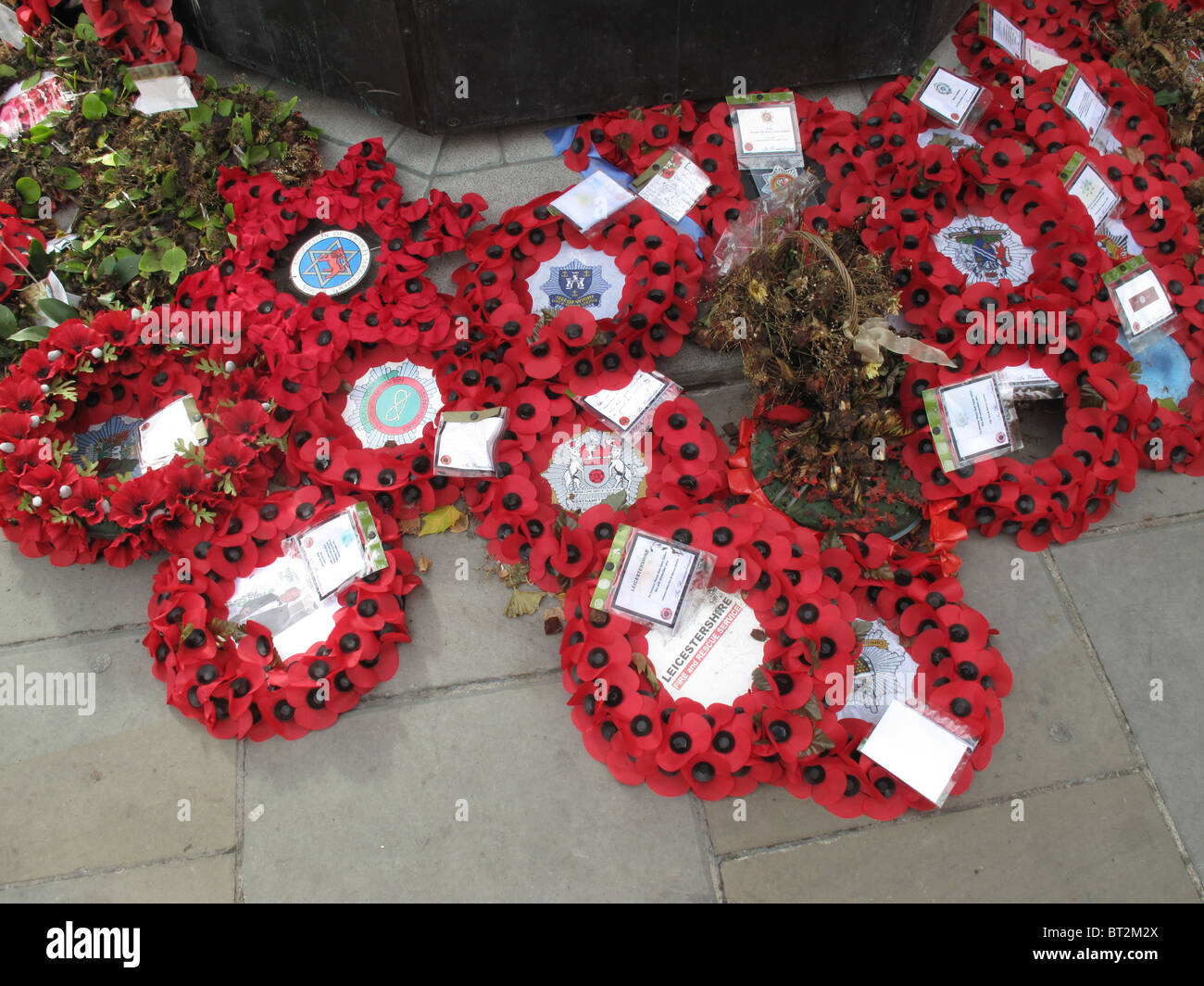 La Seconde Guerre mondiale Mémorial des couronnes de coquelicots Banque D'Images