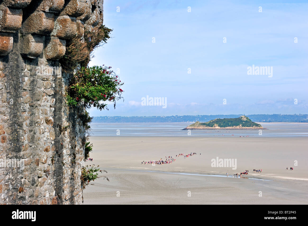 Vue du rempart sur la baie du Mont Saint-Michel / Saint Michael's Mount abbaye, Normandie, France Banque D'Images