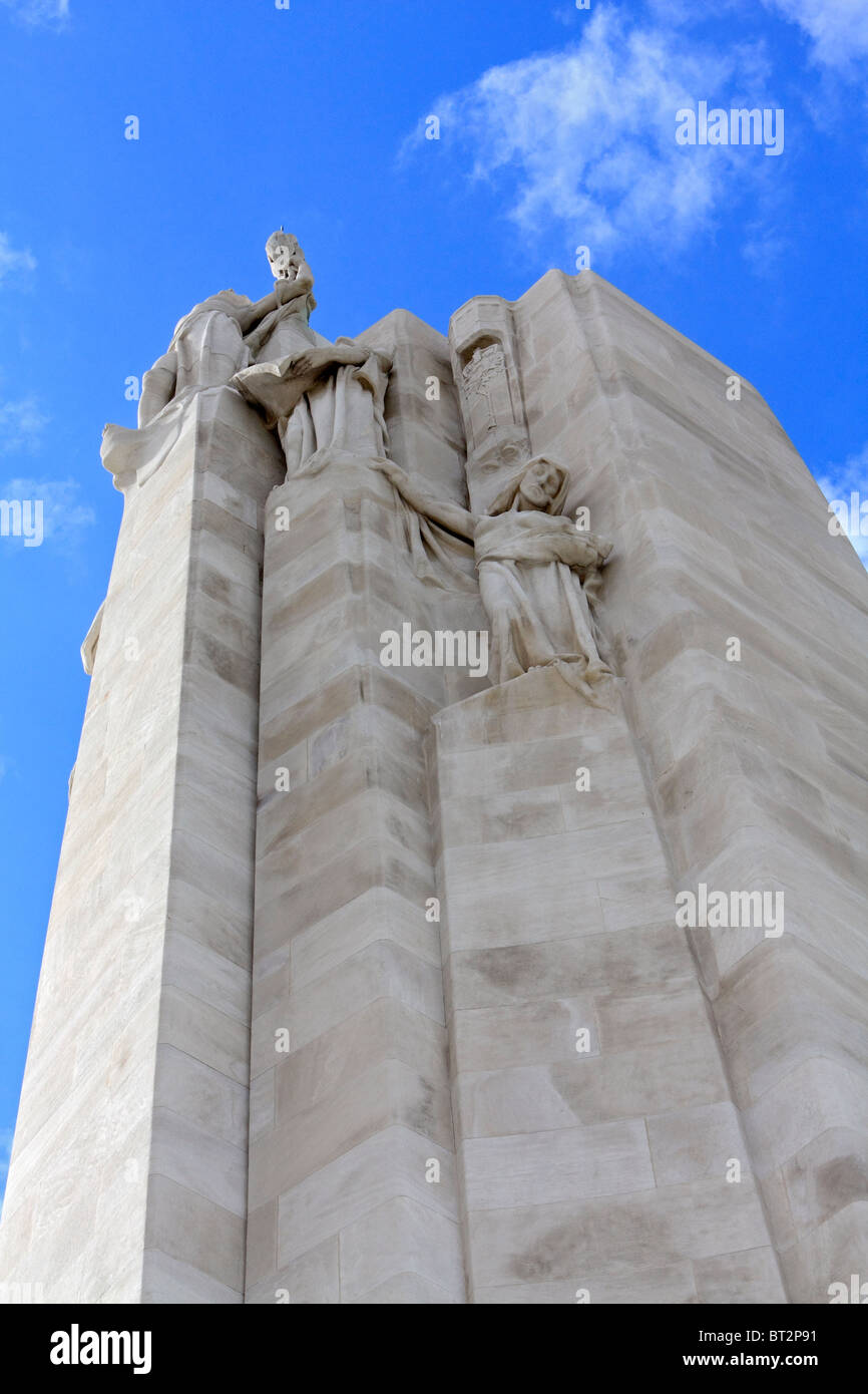 Monument aux soldats du Corps expéditionnaire canadien qui est mort dans la bataille de la crête de Vimy LA PREMIÈRE GUERRE MONDIALE près d'Arras, Nord, France. Banque D'Images