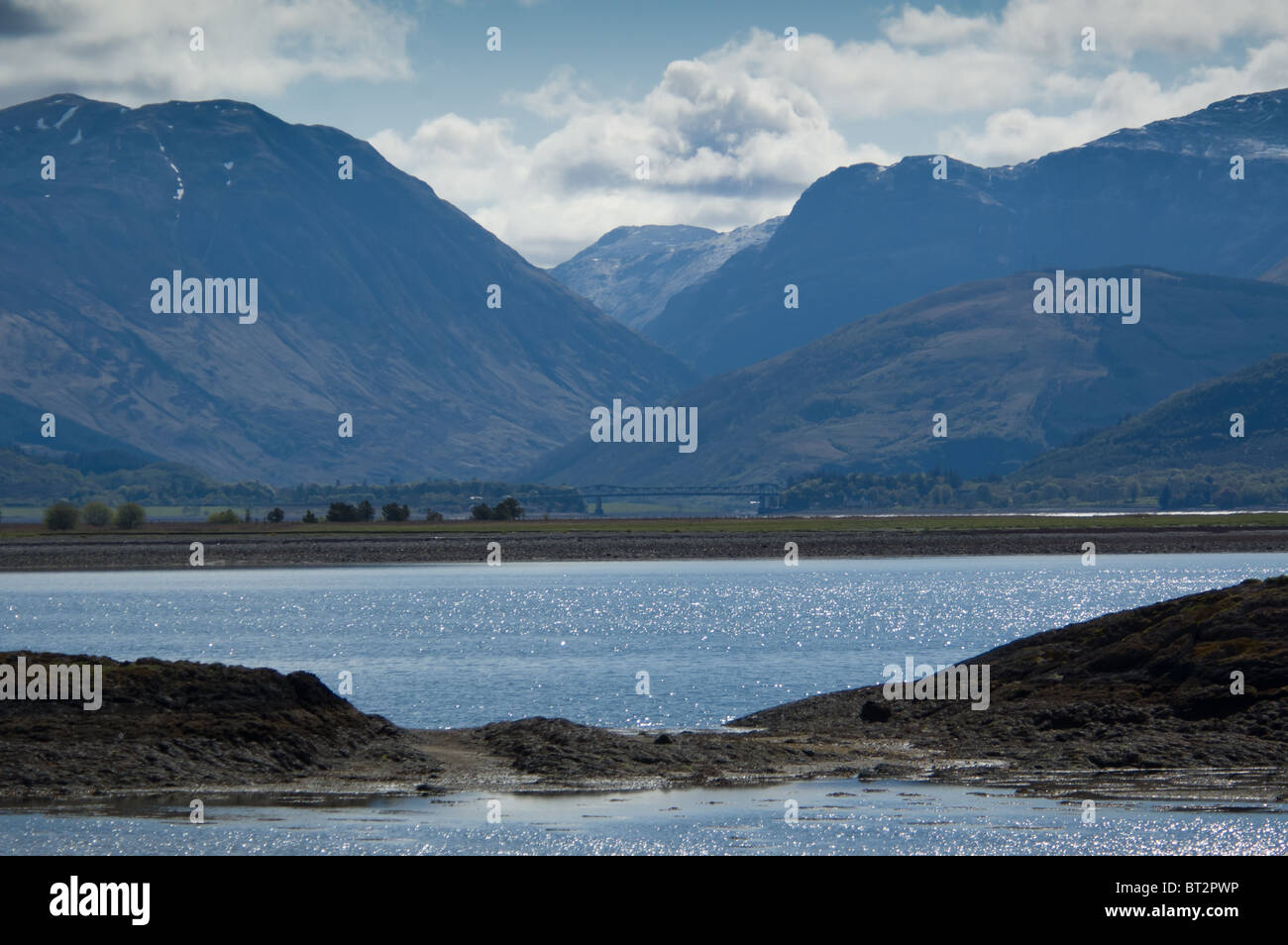 Vue sur le Loch Linnhe d Sallachan vers Onich et Glencoe Banque D'Images