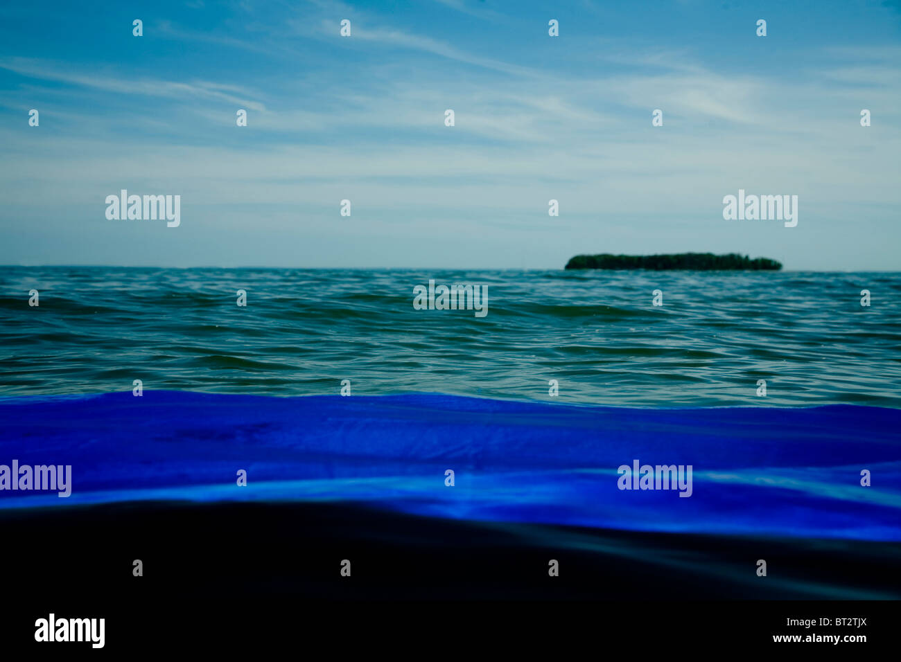 Toile bleue , vagues, island, l'arrière-plan, de l'océan, l'été, l'eau de mer Banque D'Images