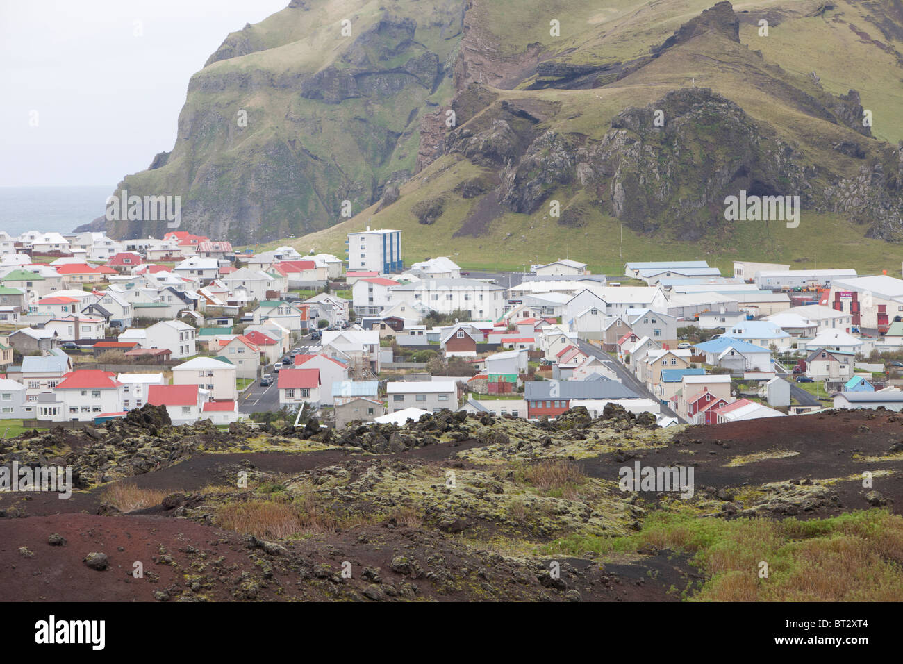 Dans l'écoulement de lave volcanique Heimaey ville qui a presque détruit la ville, les îles Westman, Islande. Banque D'Images