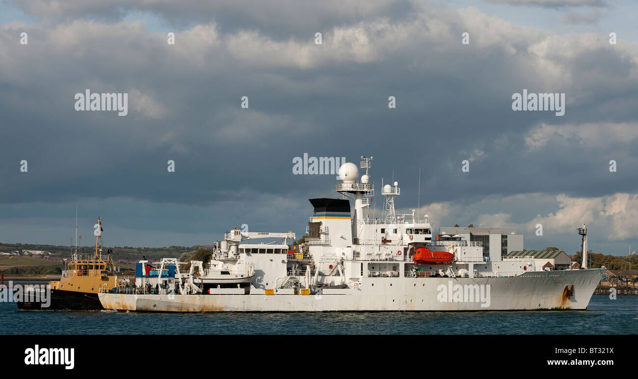 US Naval Ship Henson un Pathfinder 'Catégorie' de manœuvres de navire étude océanographique dans le port de Portsmouth, Portsmouth, Angleterre. Banque D'Images