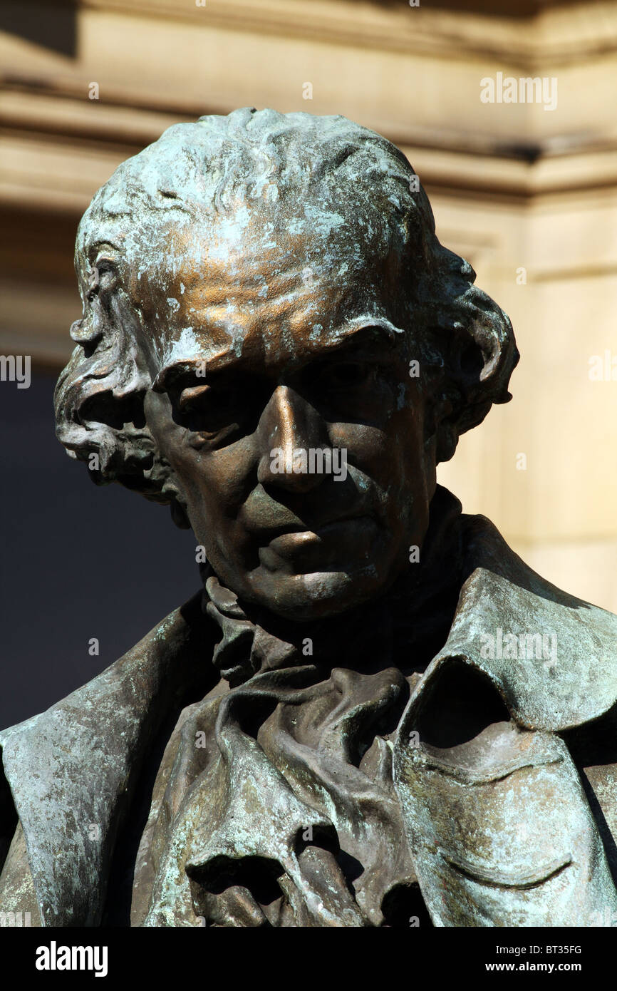 James Watt sculpture de bronze de Leeds City Square Yorkshire Royaume-uni UK Banque D'Images