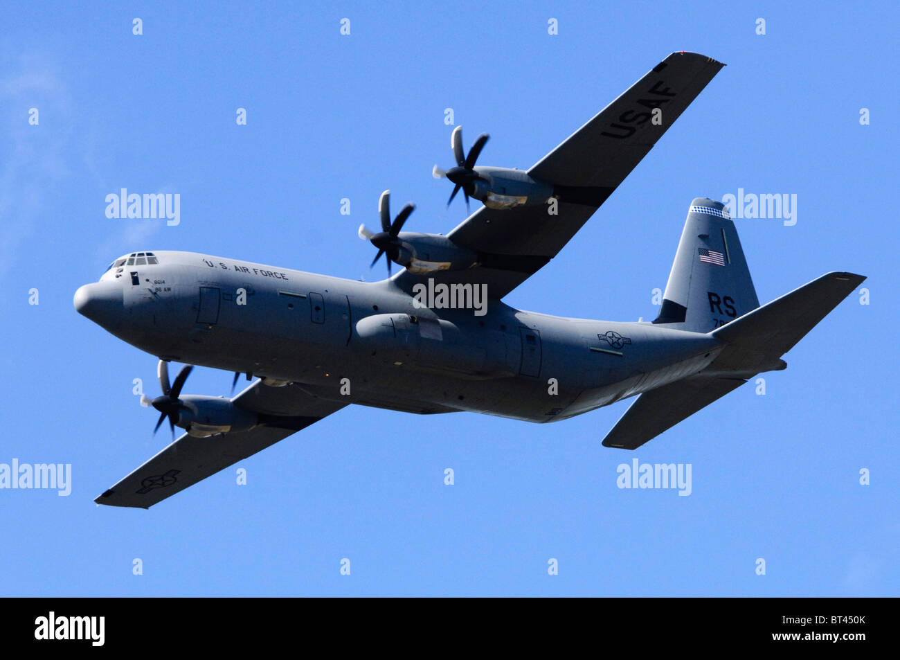 Lockheed C-130J Hercules exploités par l'US Air Force faire un défilé à Farnborough Airshow Banque D'Images