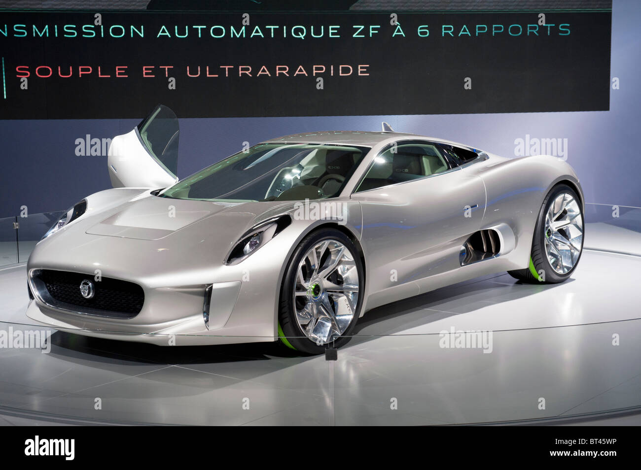 Nouvelle Jaguar C-75 à Paris Motor Show 2010 Banque D'Images