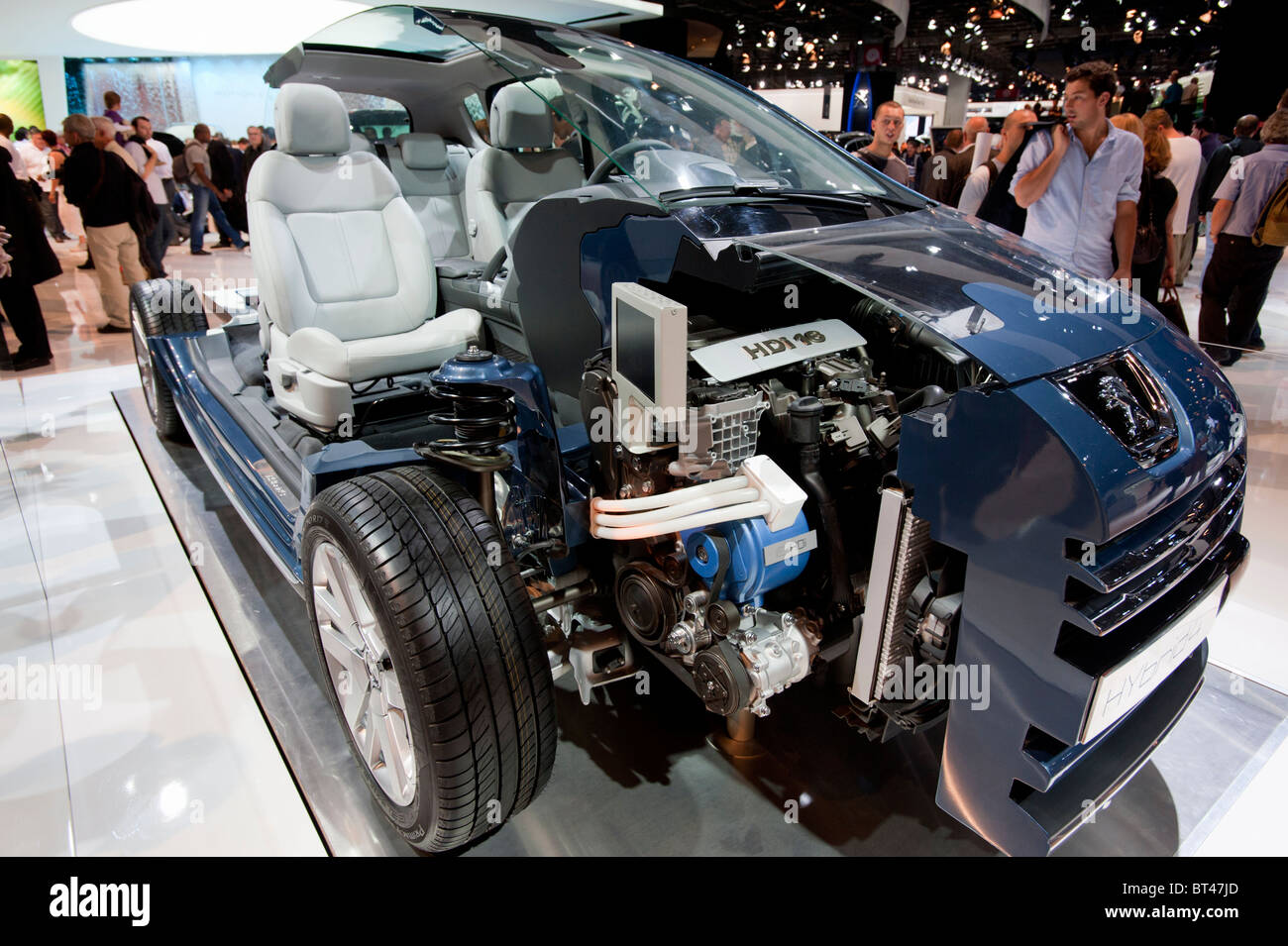 Découper de démonstration hybride diesel Peugeot 3008 Paris Motor Show 2010 Banque D'Images