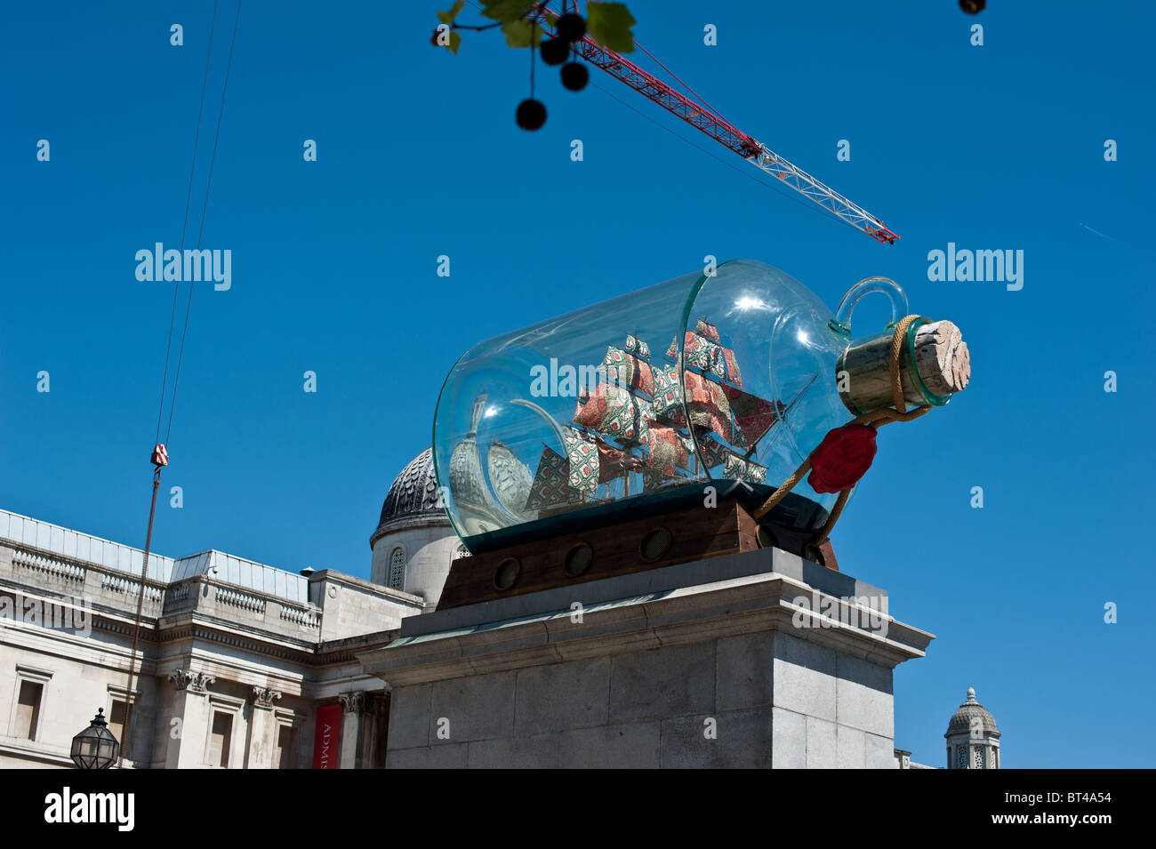 Bateau dans une bouteille sur la 4e plinth à Trafalgar Square Banque D'Images