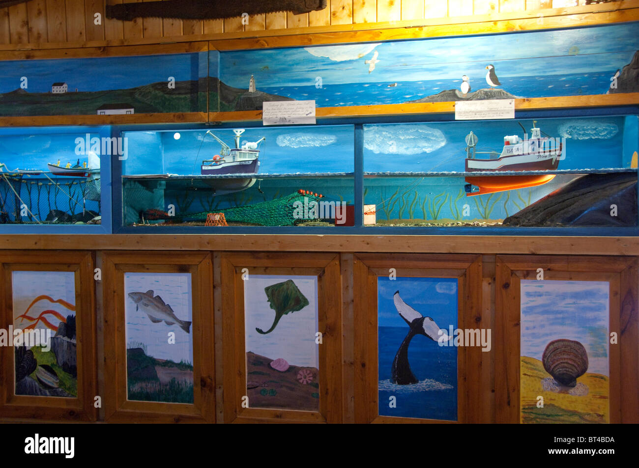 Canada, Terre-Neuve et Labrador, Twillingate. Le premier quai de pêche historique center & museum Musée de la morue, bateau à l'écran. Banque D'Images