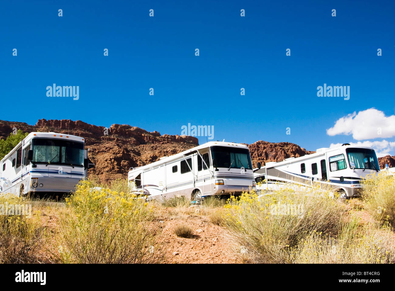 Véhicules récréatifs dans un camping dans le sud-ouest Banque D'Images