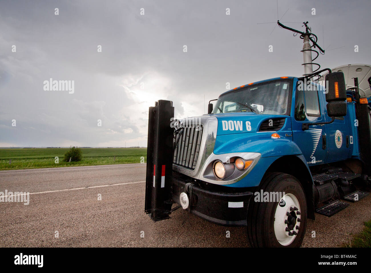 Le radar Doppler sur roues chariot garé près de Pickstown, Dakota du Sud, 3 juin 2010. Banque D'Images
