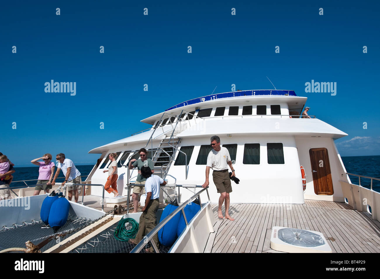 Passagers sur le M/V Athala, îles Galapagos, Équateur. Banque D'Images