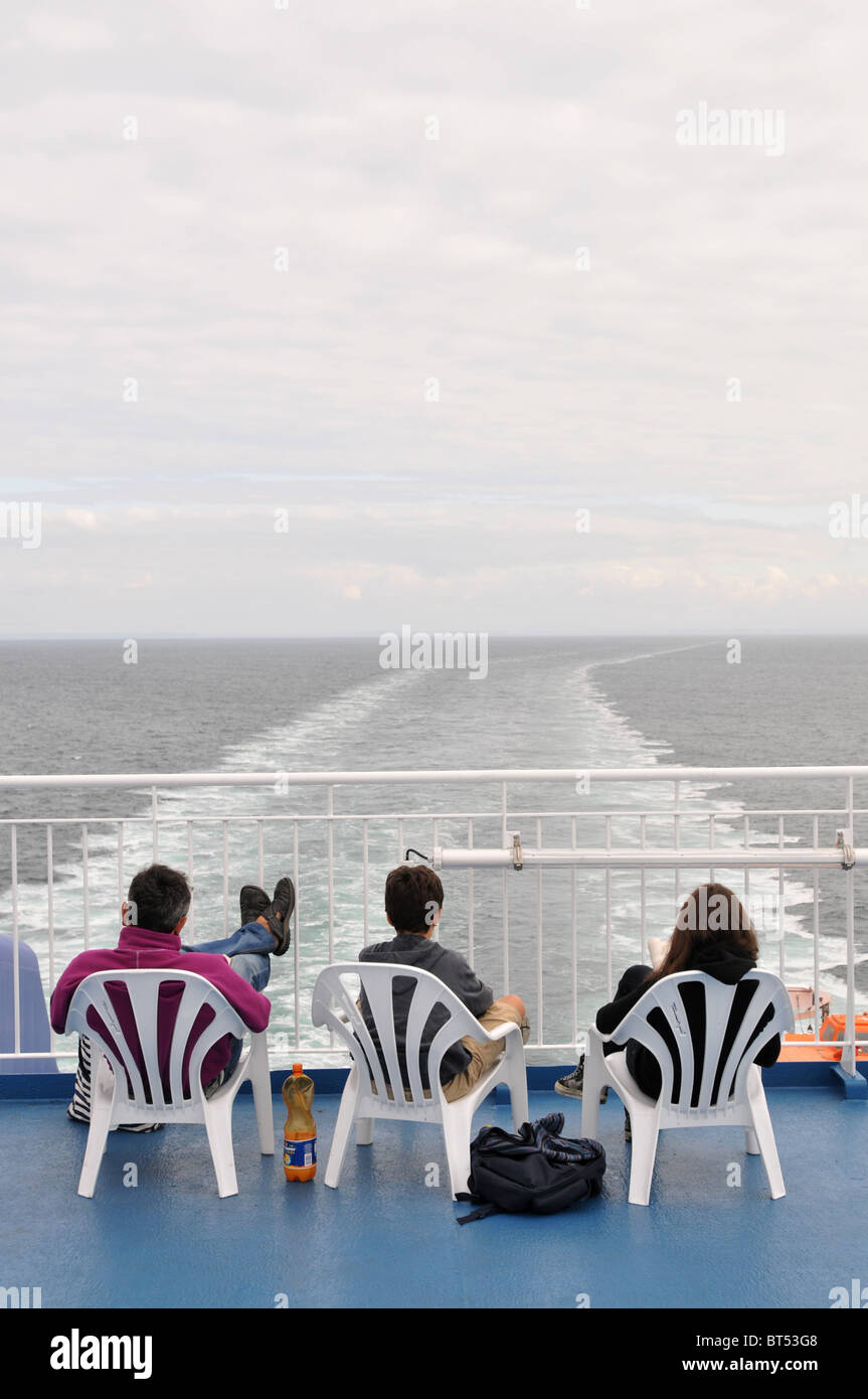 Les gens sur l'algorithme de ferry de Plymouth à Roscoff Banque D'Images