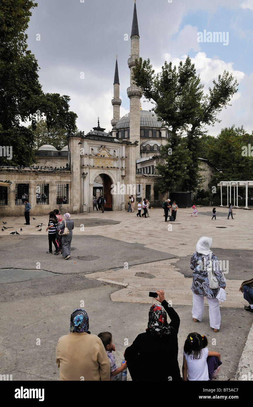 En dehors de l'Eyüp Sultan Camii, İstanbul, Turquie 100914 35866  Banque D'Images