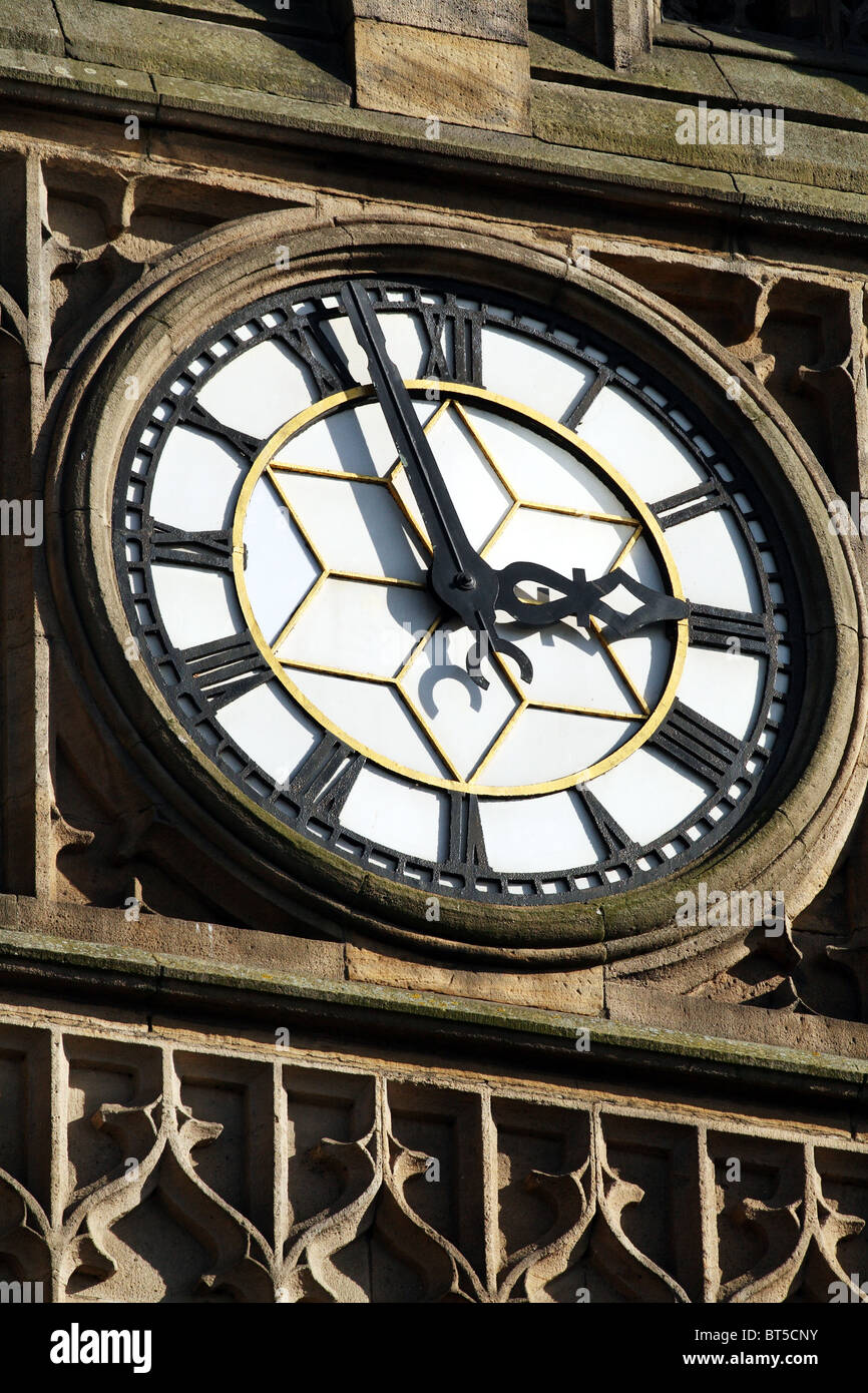 Tour de l'horloge de l'église paroissiale de Leeds Yorkshire Architecture Royaume-Uni UK Banque D'Images