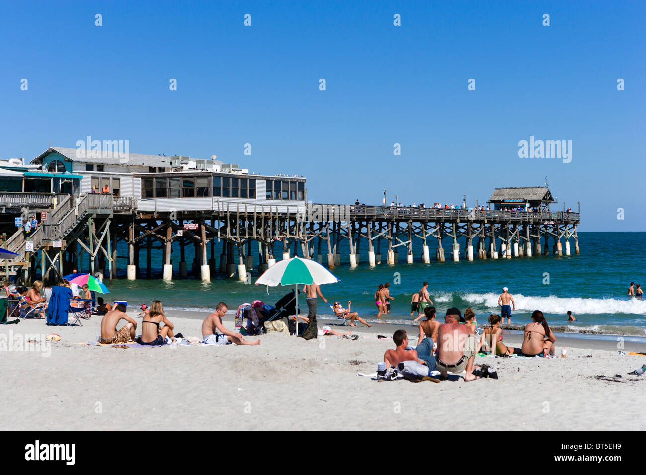 Cocoa Beach Pier, de l'espace littoral, Florida, USA Banque D'Images