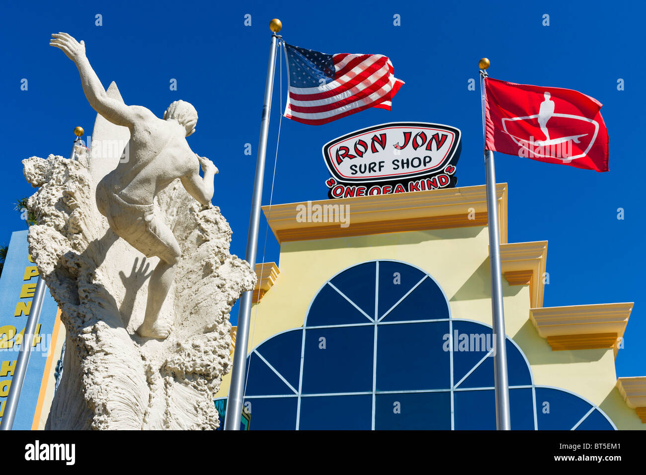 Ron Jon Surf Shop, Cocoa Beach, de l'espace littoral, Florida, USA Banque D'Images