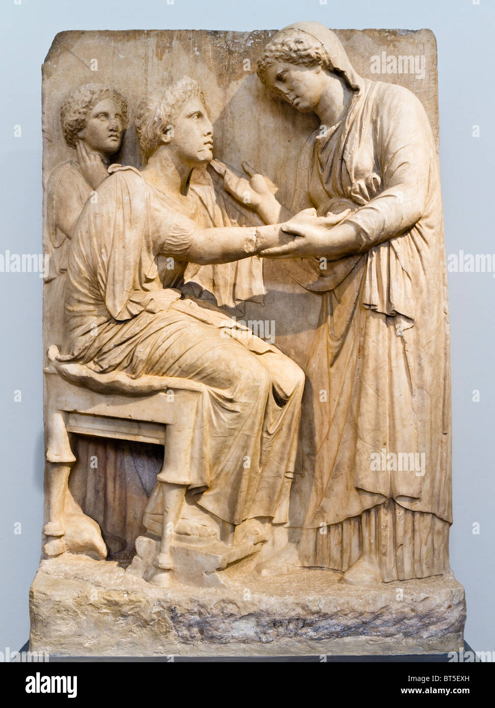 La fameuse "Grands Adieux' ou 'au revoir', Stèle funéraire d'un naiskos de ca. 350-325 BC. Banque D'Images