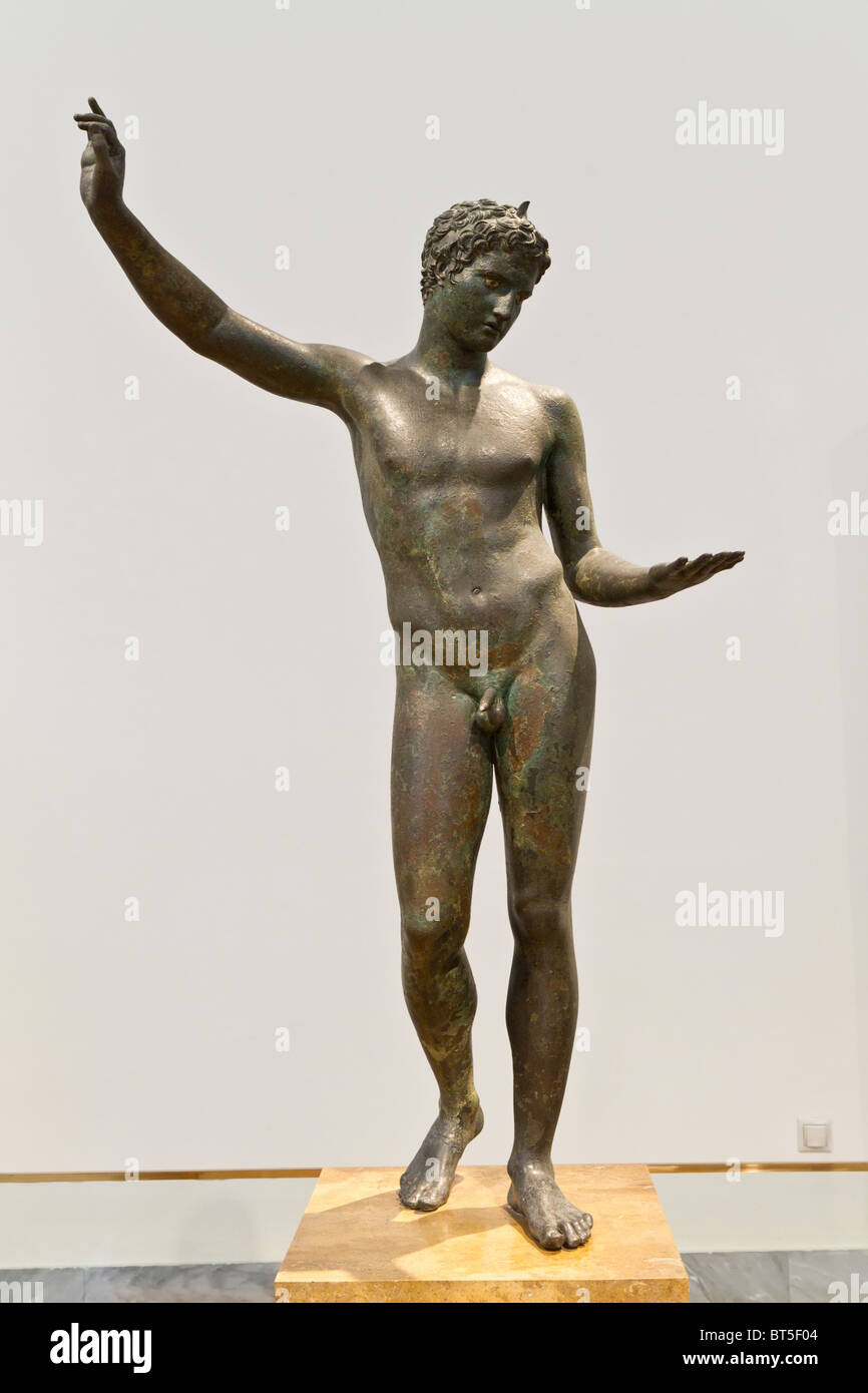 Le "marathon Boy', trouvés dans la mer au large de Marathon. Ca. 325-300 BC. Banque D'Images