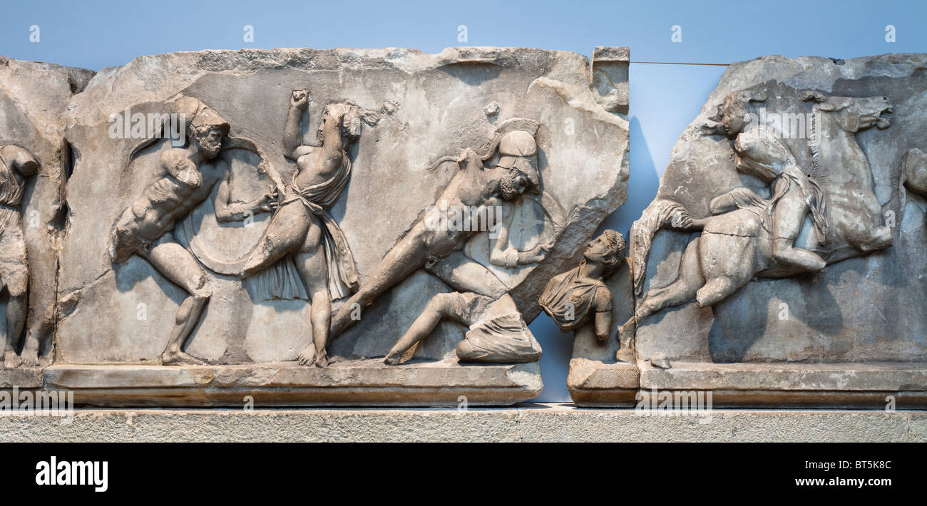 Détail de la frise d'Amazonomachy le mausolée d'Halicarnasse, ca. 350 BC. Banque D'Images