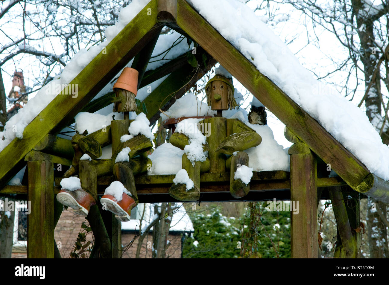 Bill et ben pot de fleurs de glace hommes neige hiver froid gel gel accueil UK Royaume-Uni Angleterre Europe Go Grande-bretagne EU Banque D'Images