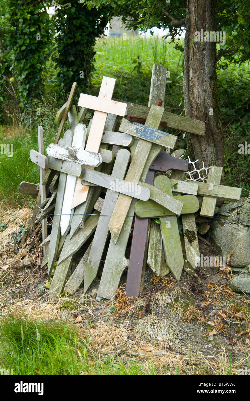 Croix en bois du sud de l'Irlande, l'Europe de l'ouest en bordure de Emerald Isle République d'Irlande Irlande République d'Irlande et parlementaires d Banque D'Images