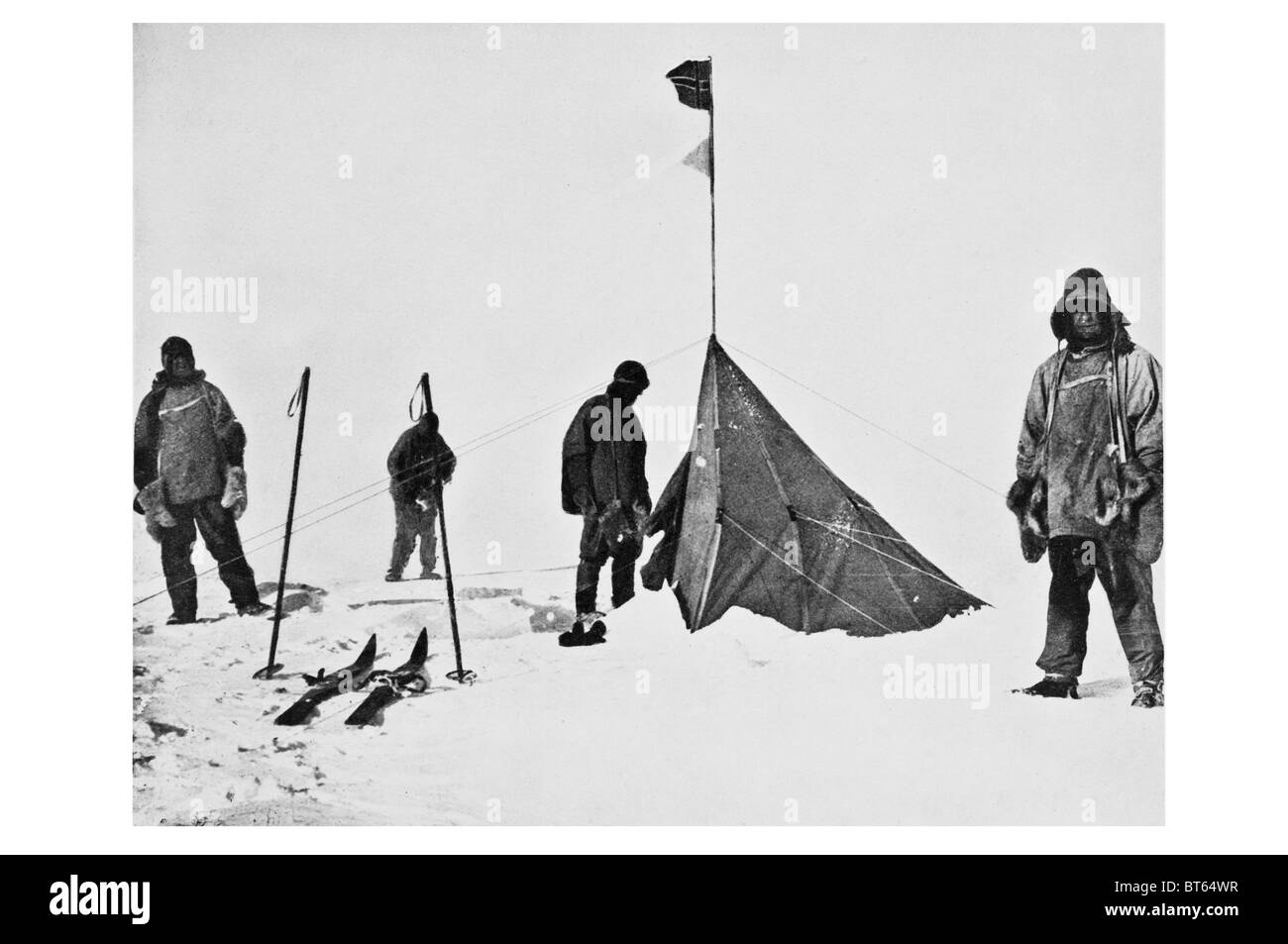 Pôle sud amundsens camp ROBERT FALCON SCOTT à droite trouver 19 janvier 1912 CVO de l'Arctique 6 Juin 1868 - 29 mars 1912 La Marine royale de Banque D'Images