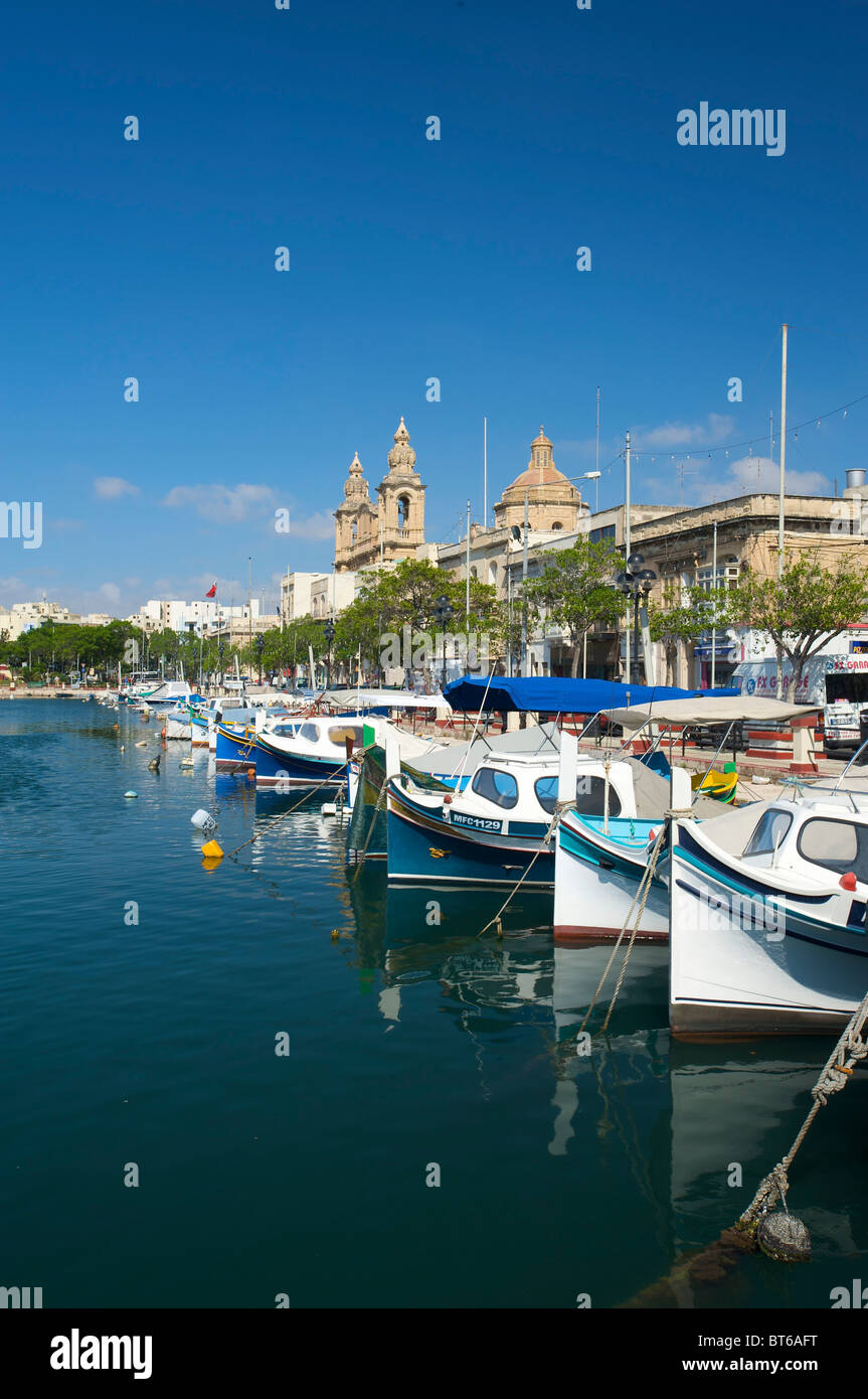 Les bateaux de pêche à Msida Creek, Valletta, Malte Banque D'Images