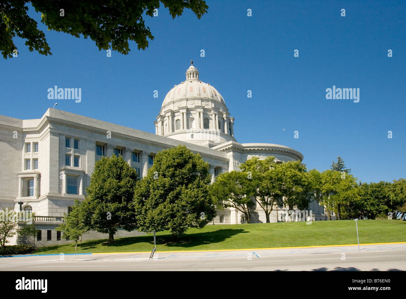 La Missouri State Capitol à Jefferson City, Missouri est situé sur les falaises au-dessus de la rivière Missouri. Banque D'Images