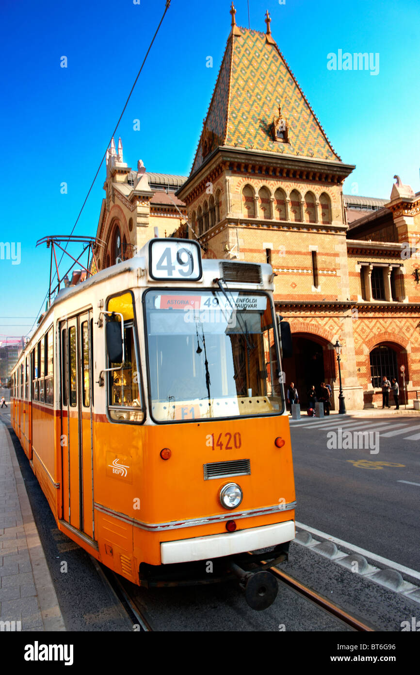 L'extérieur de la Grande Halle ( Nagycsarnok) FŐVÁM TÉR ,, Budapest, Hongrie Banque D'Images