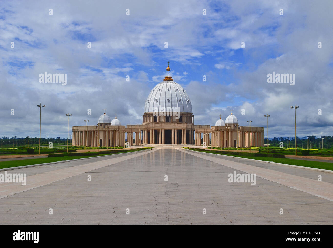 La Basilique de Notre Dame de la paix, à Yamoussoukro, Côte d'Ivoire, Afrique de l'Ouest Banque D'Images